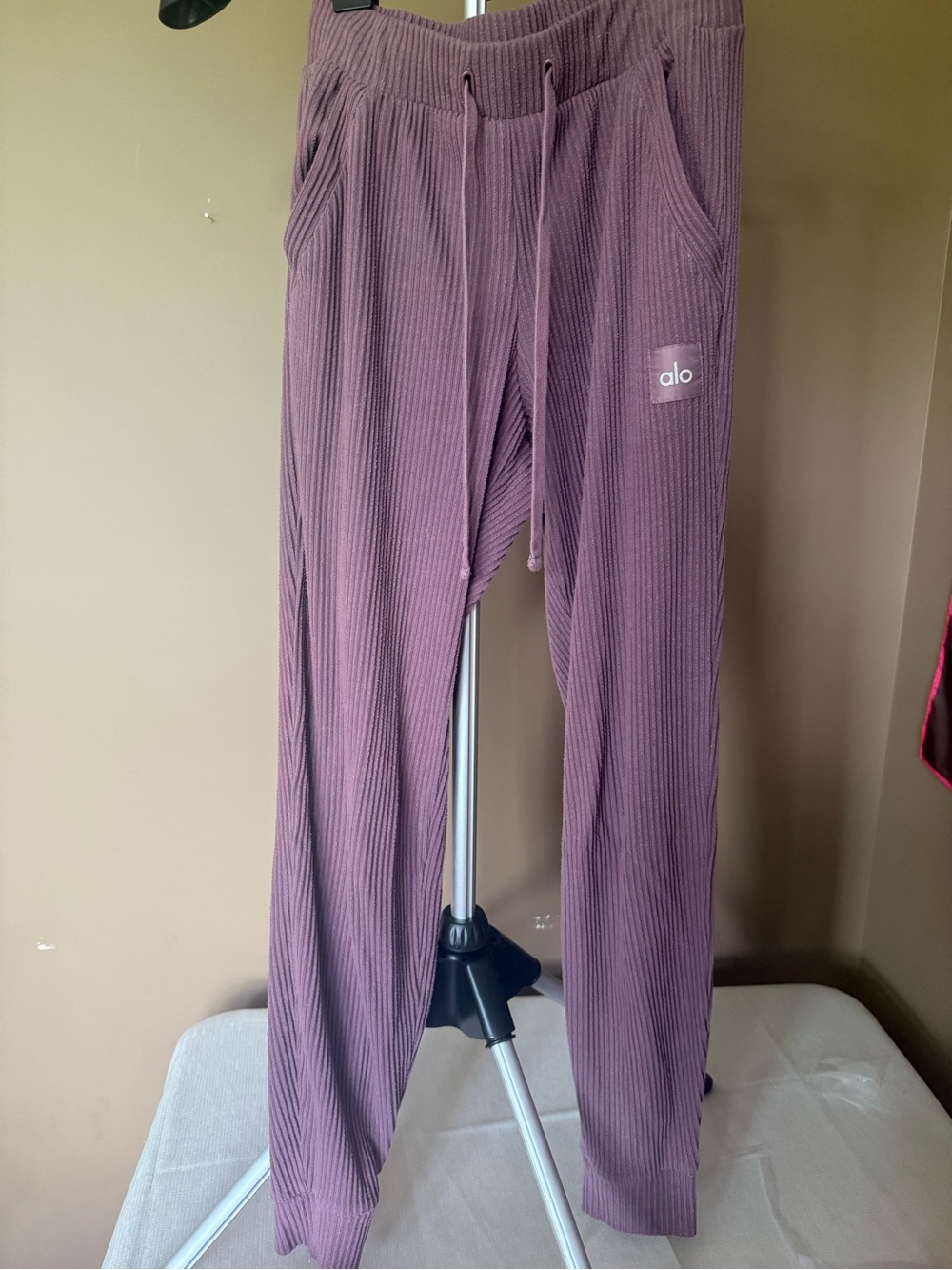Alo Muse Jogger Pants - Mauve
